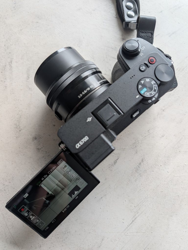 Sony a6700 com lente 16-50mm