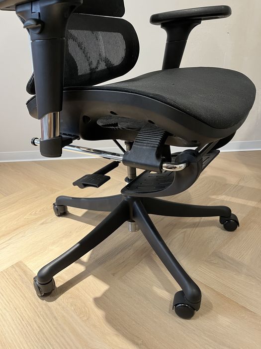 Офісне крісло в ідеальному стані
