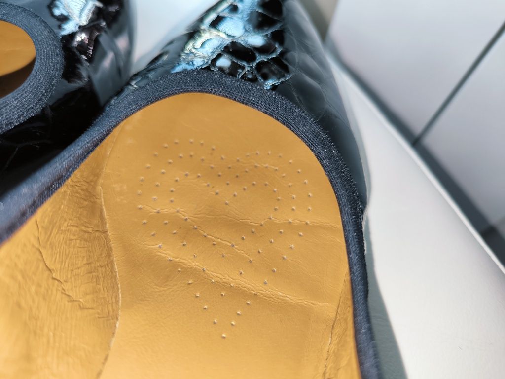 Buty klasyczne na niskim obcasie słupku eleganckie krokodyl