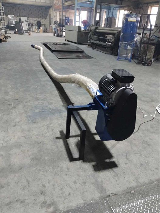 Гнучкий шнековий навантажувач 127 мм х 8000 мм х 220В від виробника
