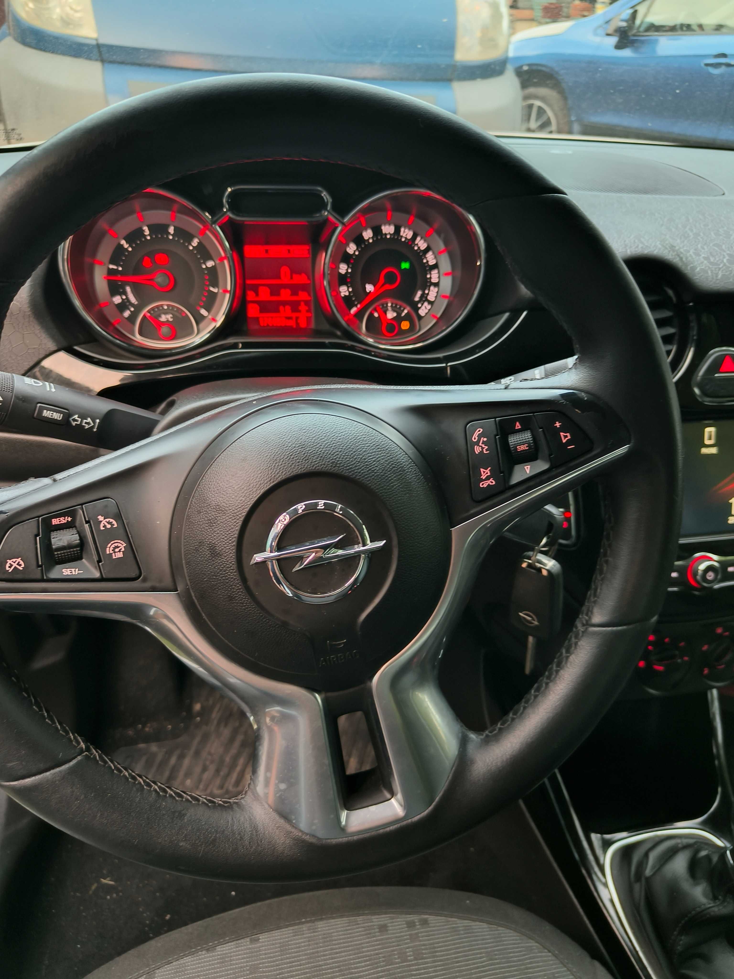 Opel Adam 2016rok benzya