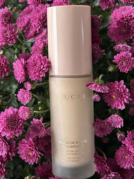 Gucci тональна основа