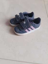 Sprzedam buty Adidas rozmiar 22.