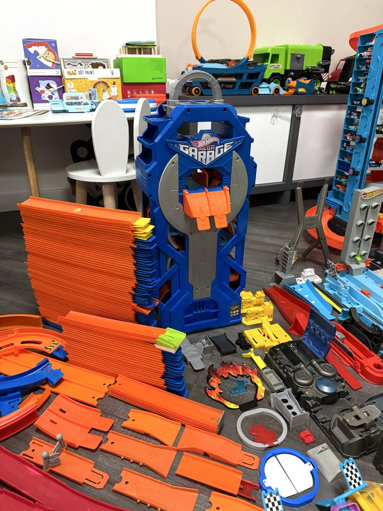 Набір Hot Wheels, знижка Трек паркінг дорога Hotwheels Хотвилс Хотвілс