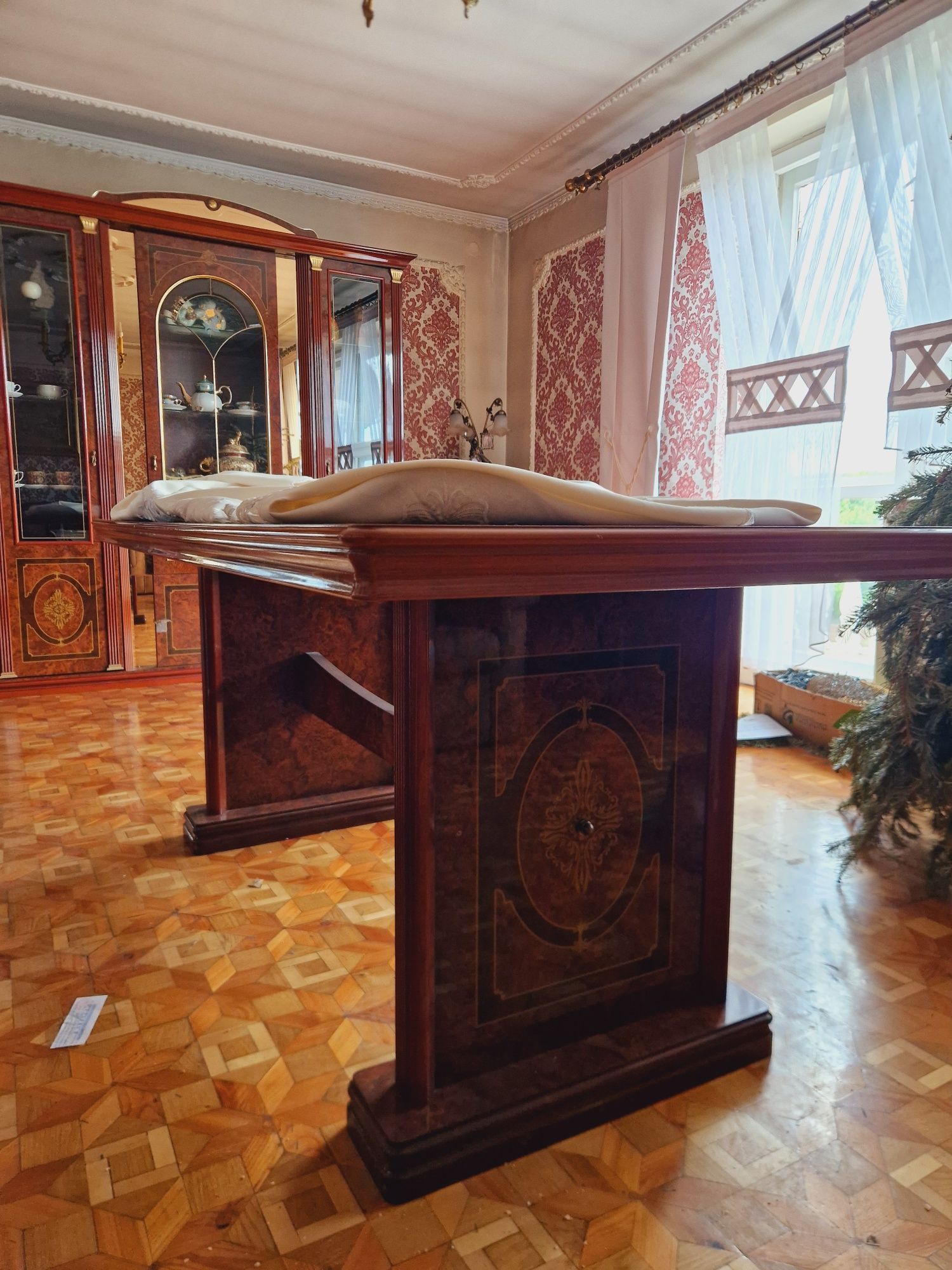 Komplet mebli włoskich, wysoki połysk, stół