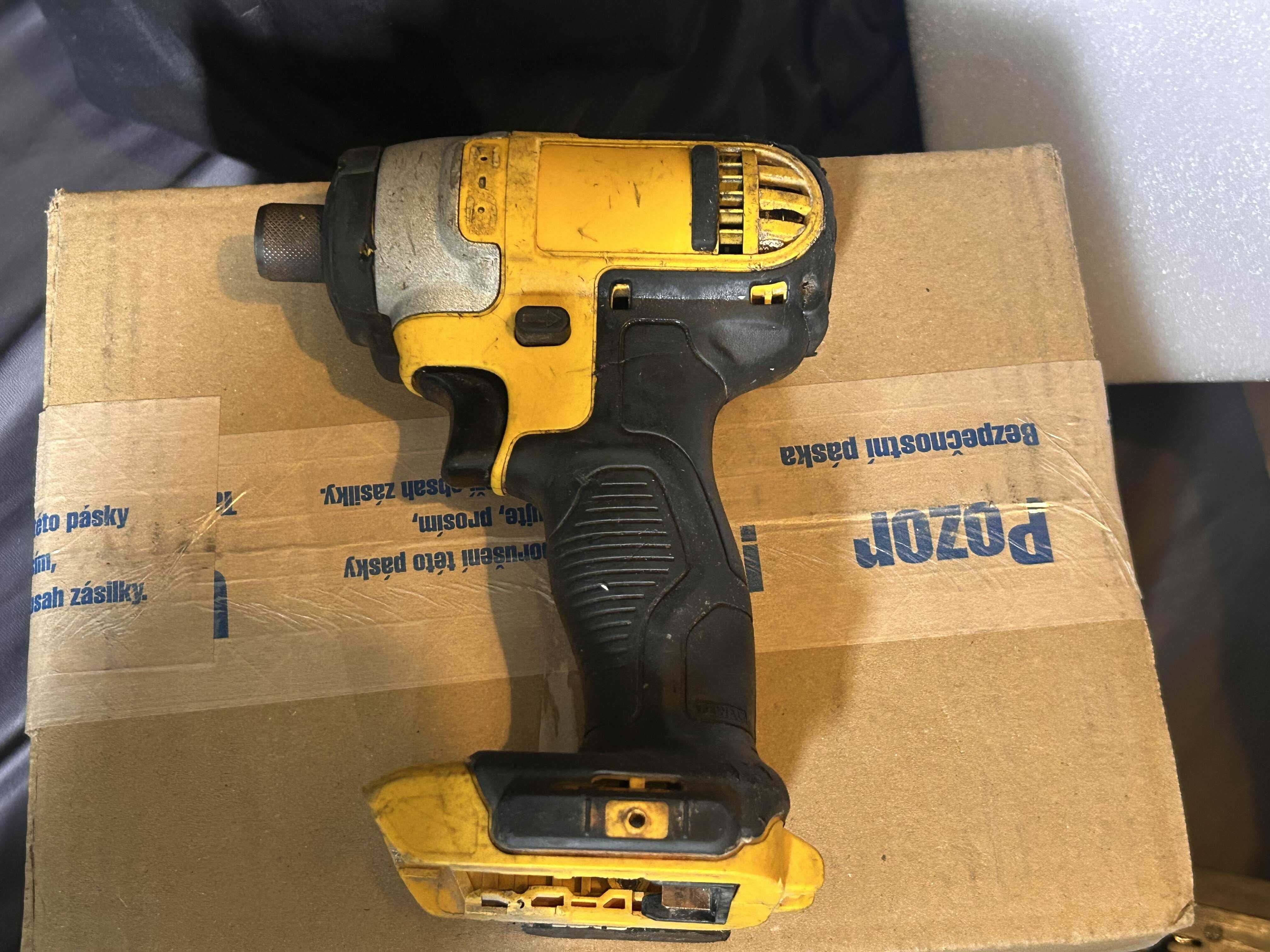DeWalt DCF885 – zakrętarka udarowa 18V, stan bardzo dobry
