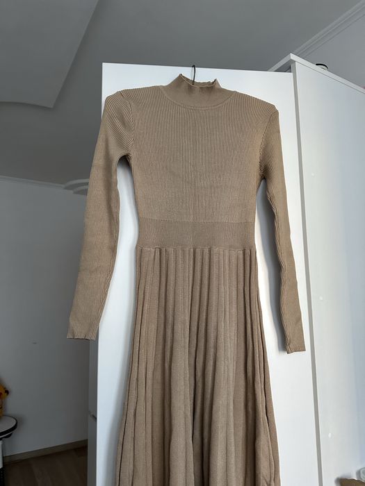 Трикотажна вʼязана сукня в стилі zara