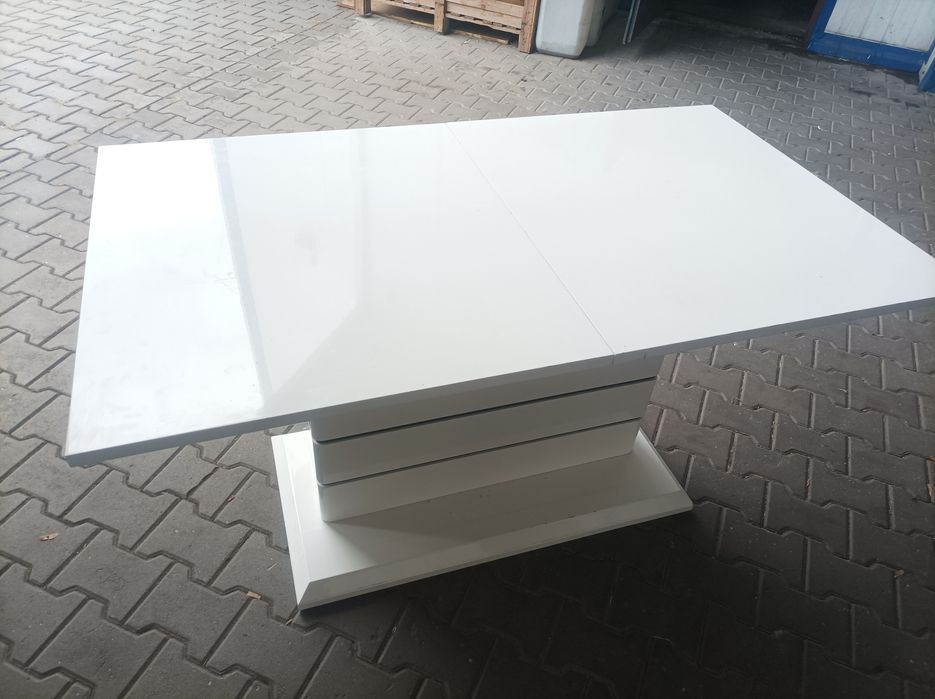 Stół Lakierowany Biały rozkładany.