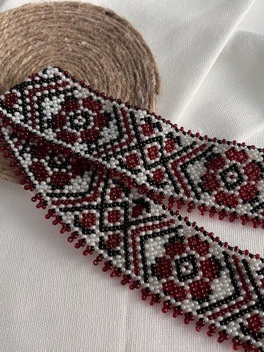 Силянка з чеського бісеру на завʼязках