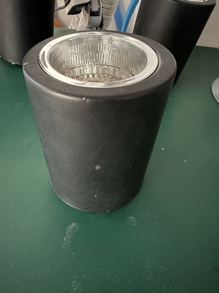 Sprzedam komplet 3 czarnych lamp sufitowych na żarówki GU10