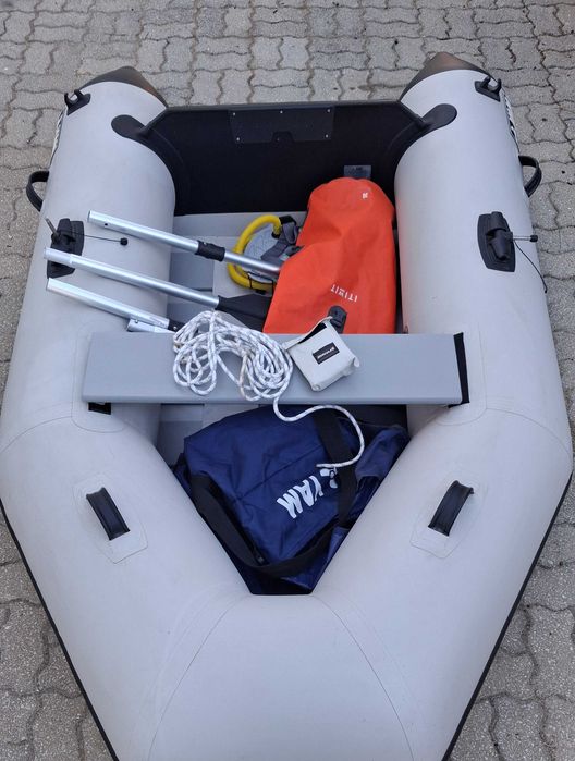 Venho barco pneumático YAM 240 T
