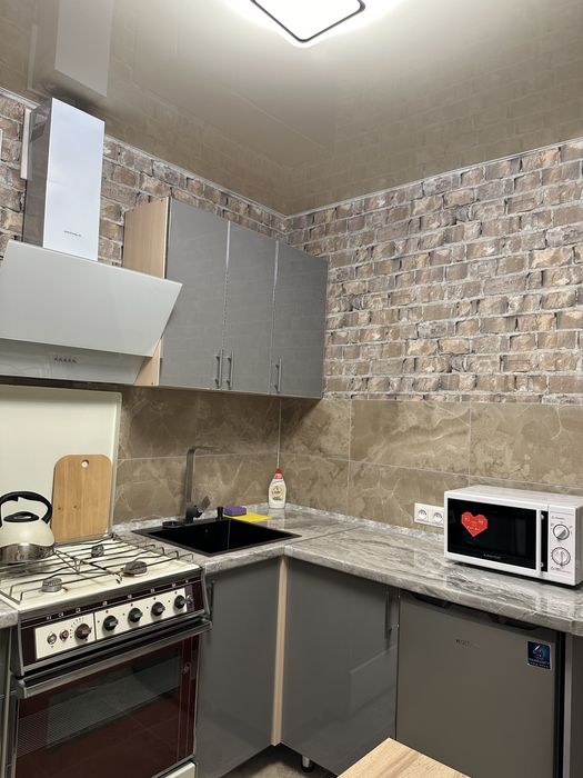 Оренда квартири подобово м. Лозова