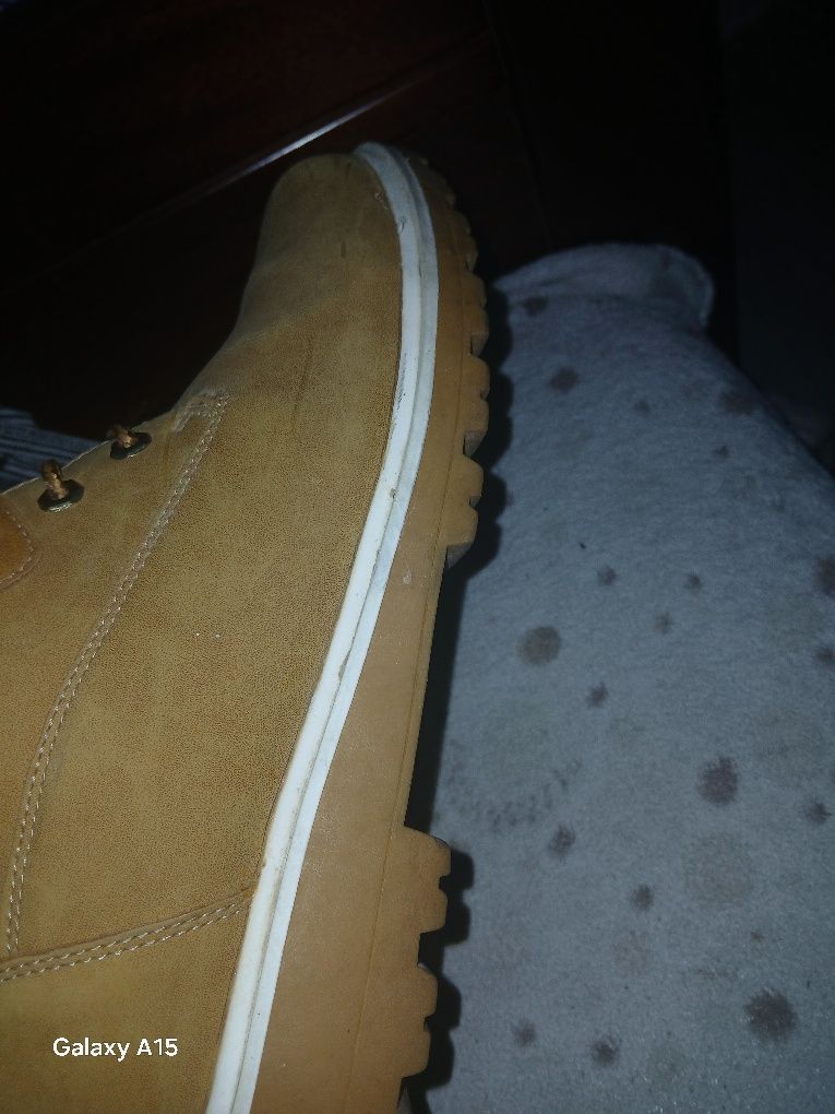 É bonito castanho da para o frio