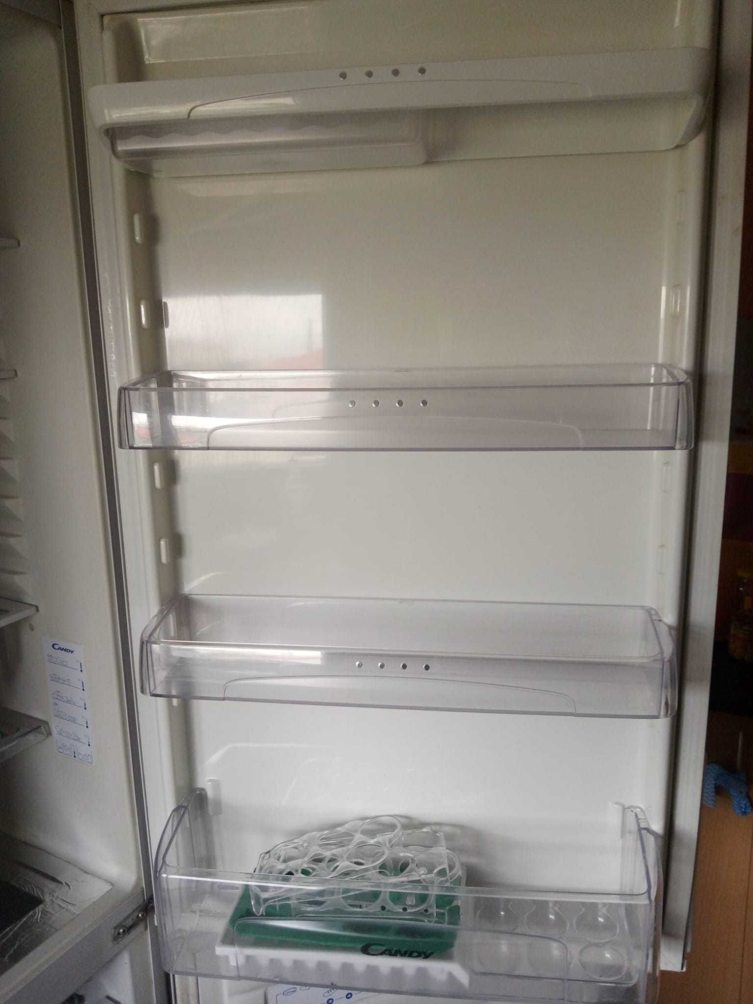 Vende se compressor/prateleiras de combinado.