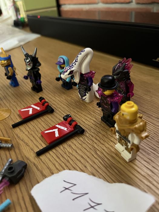 LEGO Ninjago 71775 - Mech Samuraj X Nyi figurki