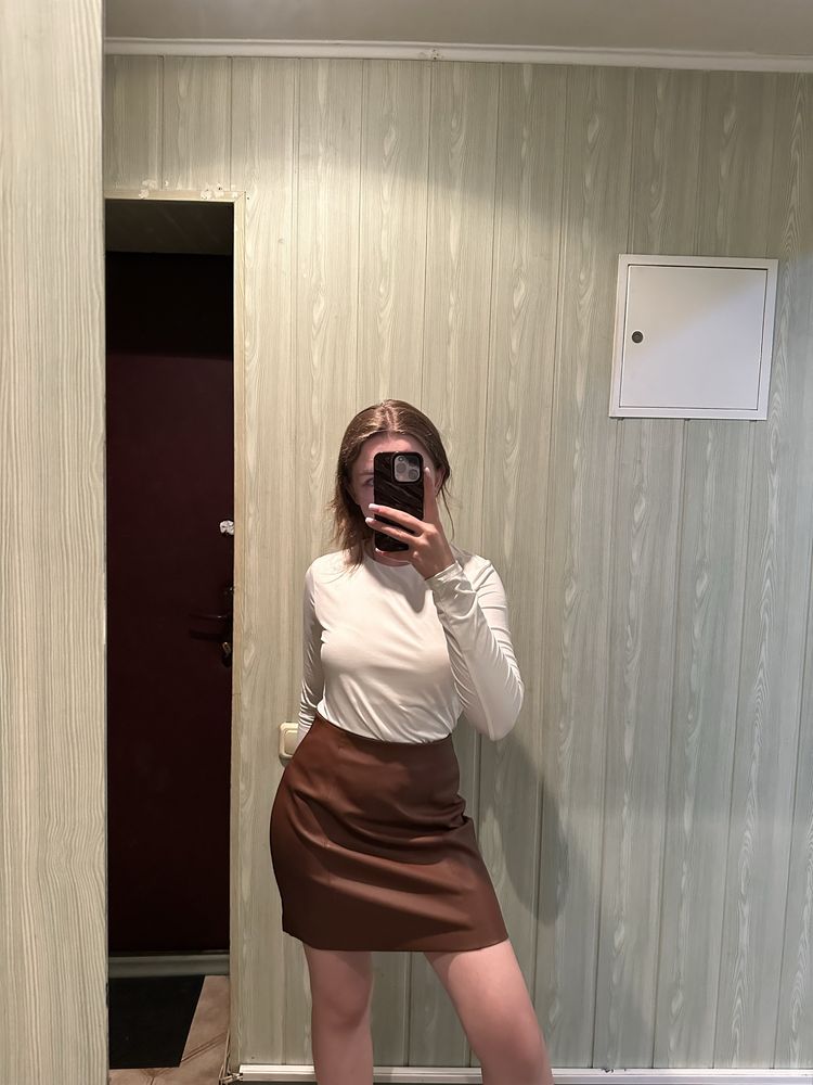 Коричнева спідниця еко шкіра