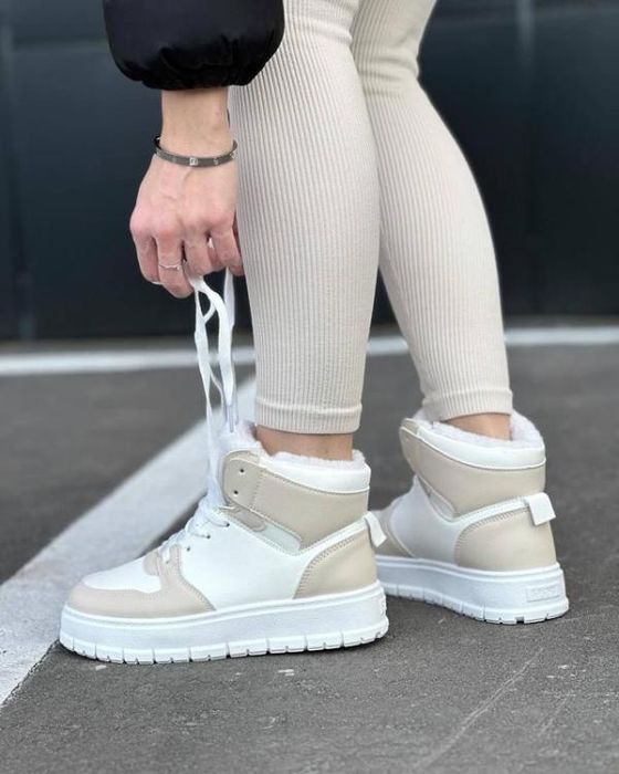 Зимові хайтопи кава з молоком