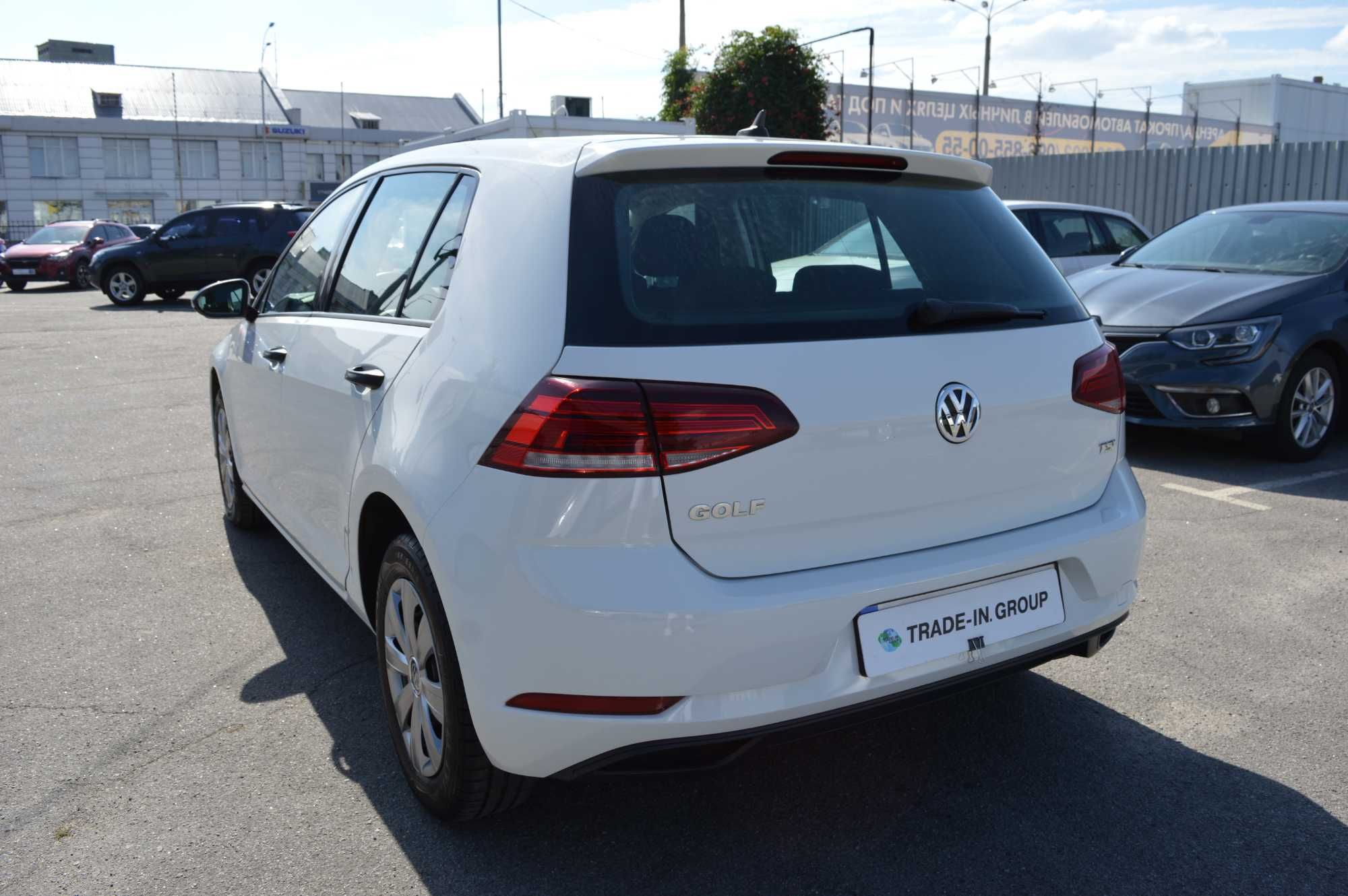 Авто Volkswagen Golf 2017 1.0tsi