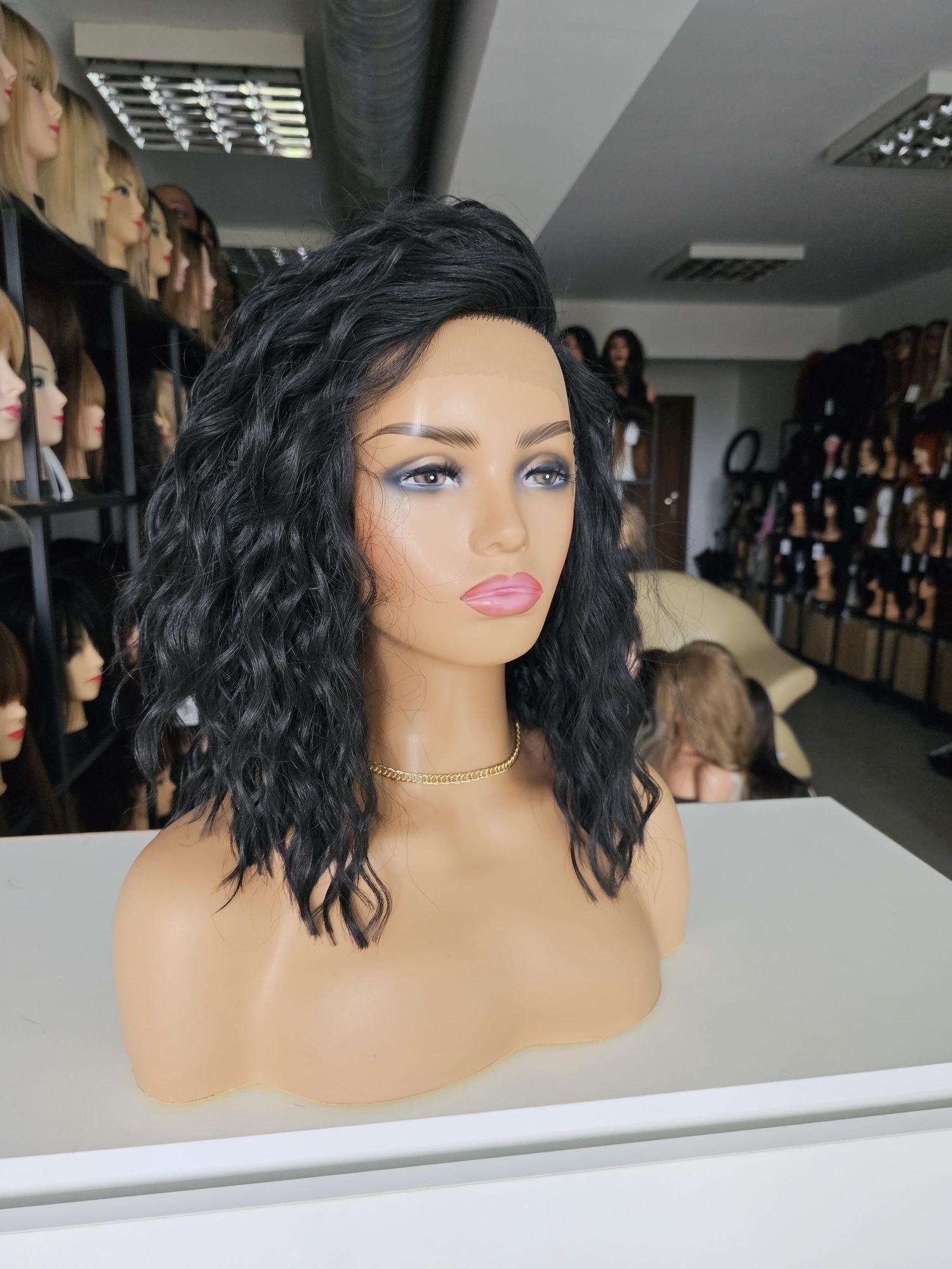 Peruka Iza czarne fale lekki bob lacefront naturalna fryzura