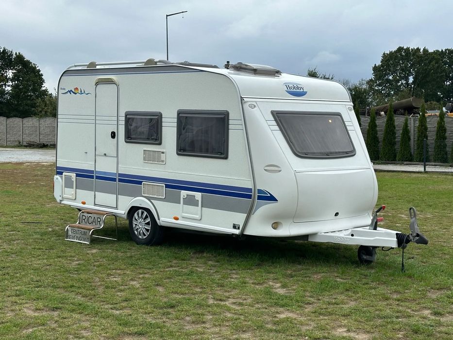 Hobby 400 SF z przedsionkiem Isabella. DMC tylko 1100kg !!  Przyczepa po dużym serwisie z fakturą i gwarancją.