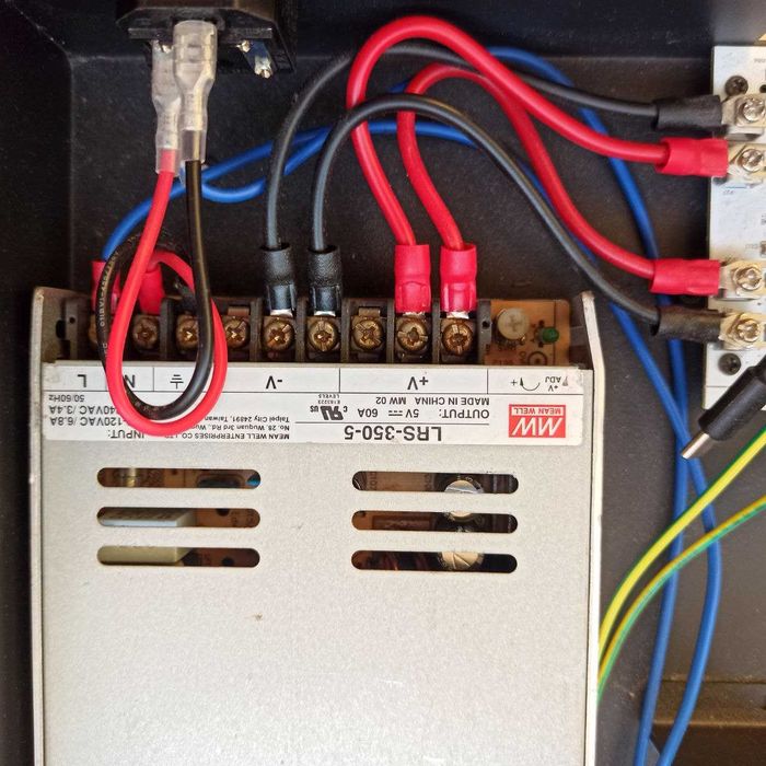 Корпус для фермы на 20 телефонов