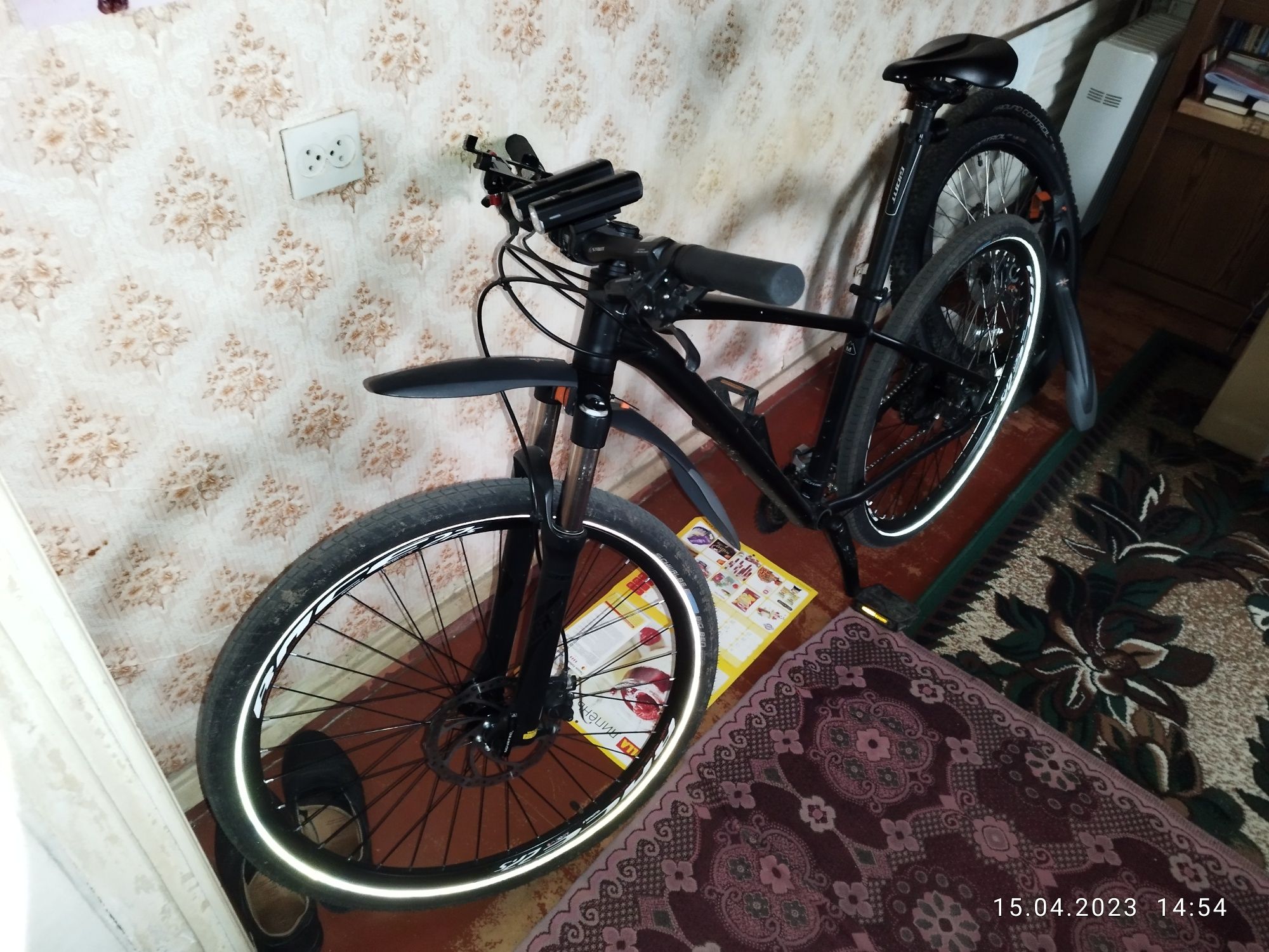 Велосипед профессиональный.Подробности по телефону.Specialized