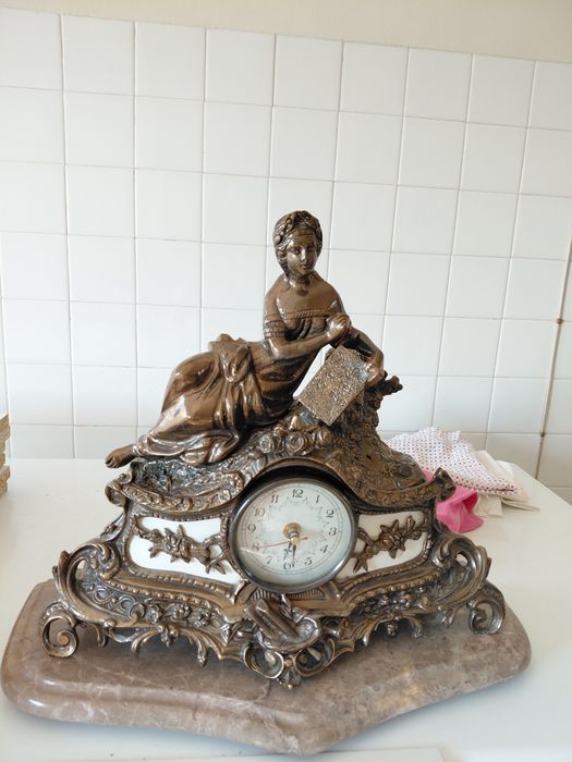 Relógio antigo de sala