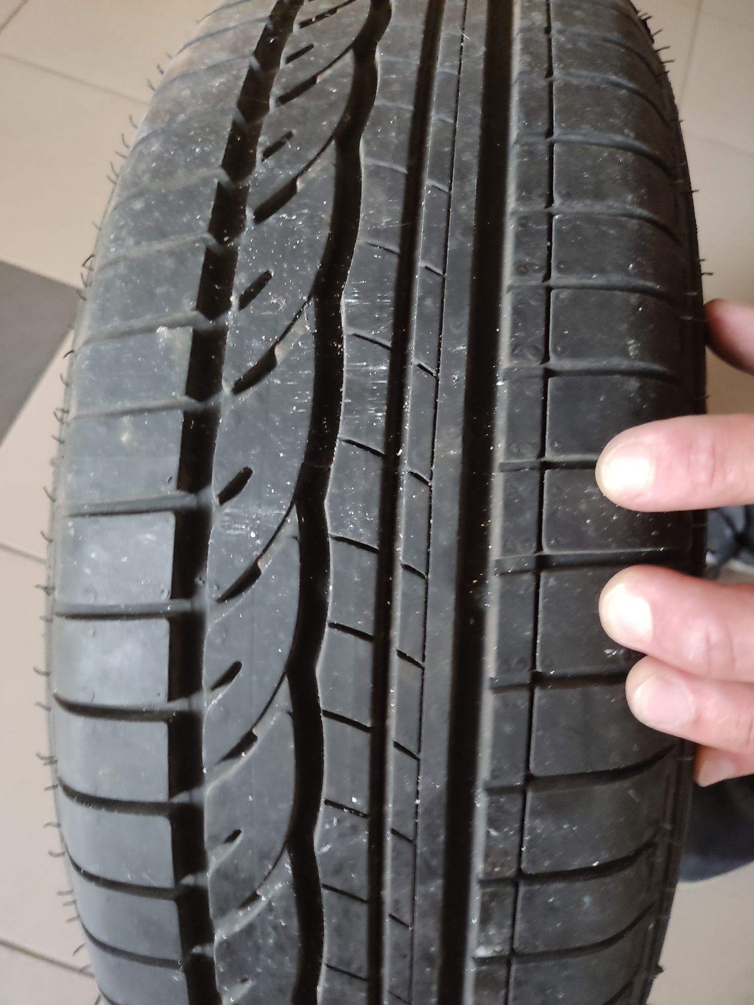 Opona Dunlop SP Sport 01 prawie nowa  letnia 
185/60 R15