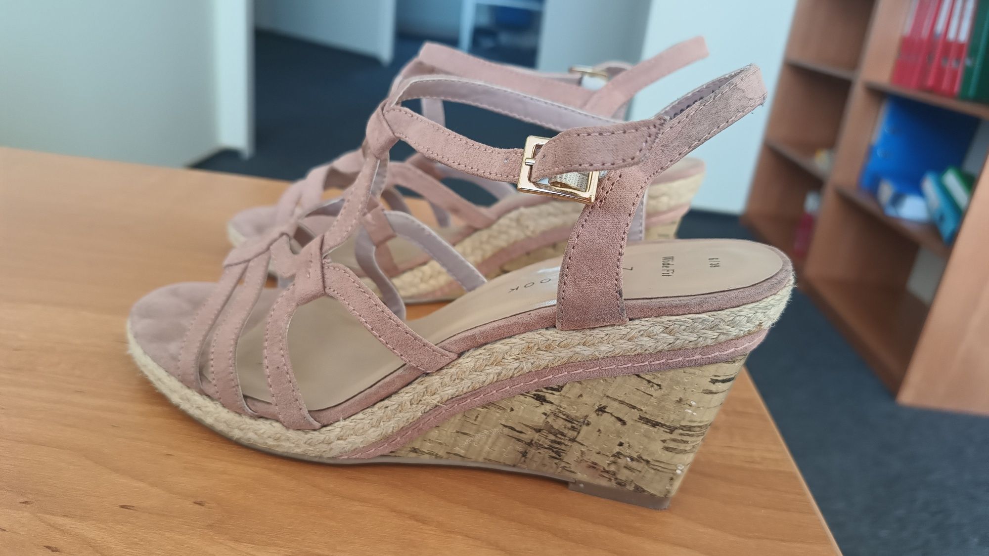 Buty, sandały roz. 39, New Look