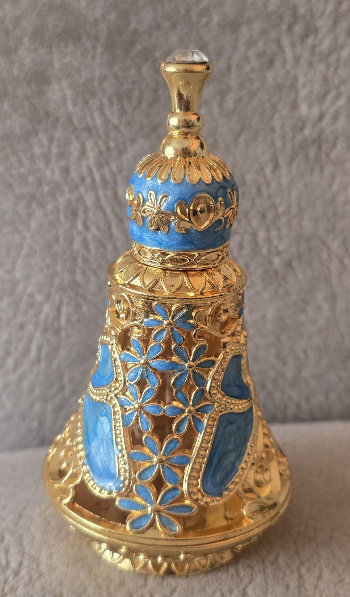 Piękny flakon buteleczka pojemnik na perfumy złocona w stylu Faberge.