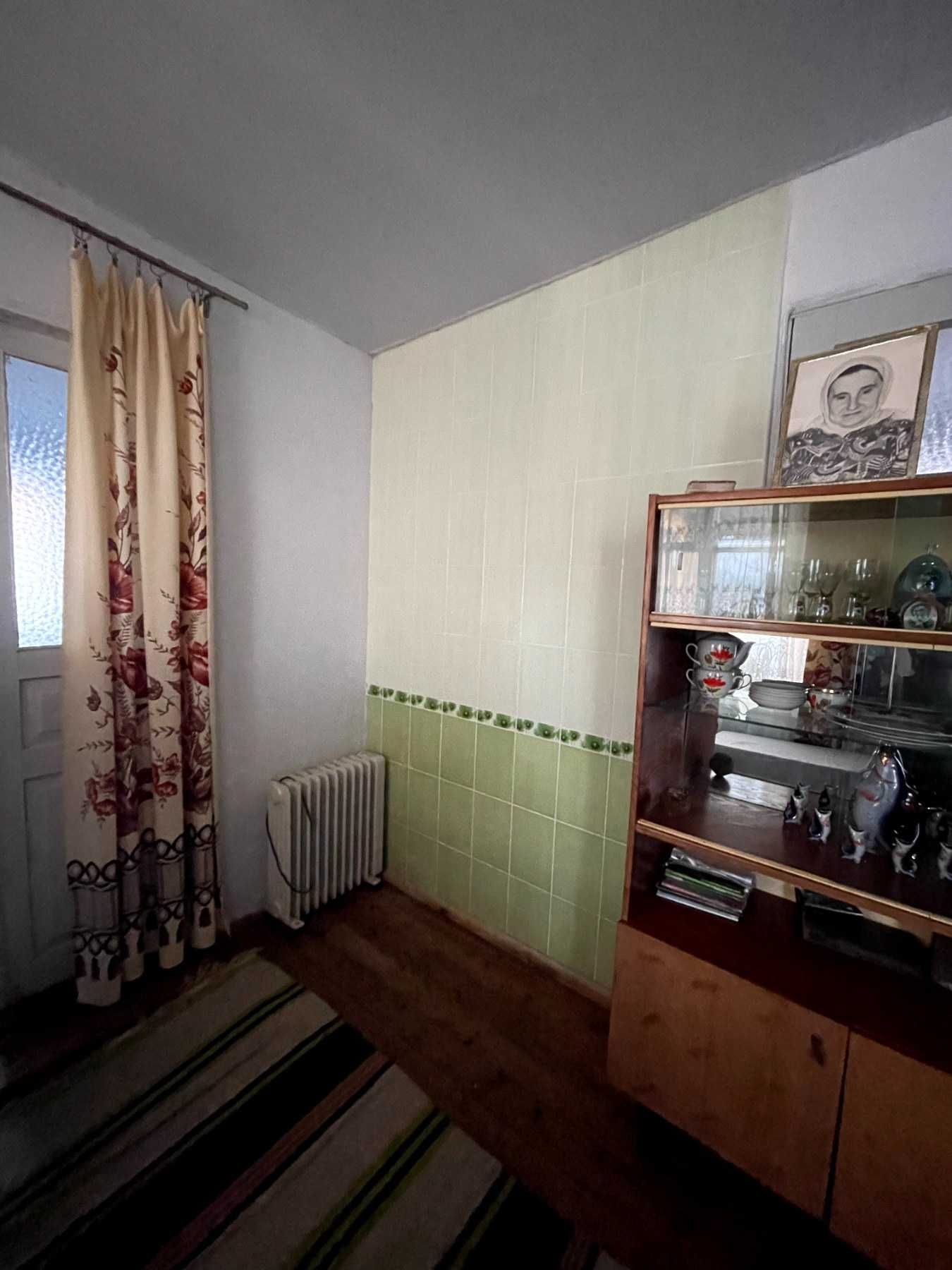 Продається затишний будинок в центрі села Ялтушків