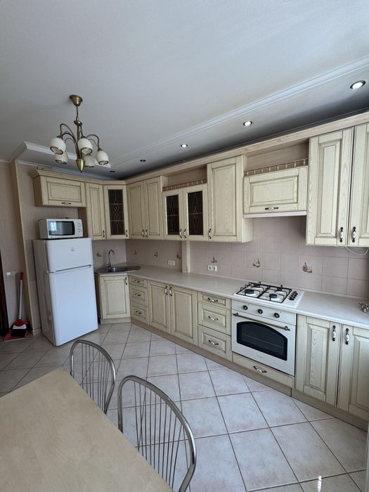 Продається 2к квартира в центрі міста