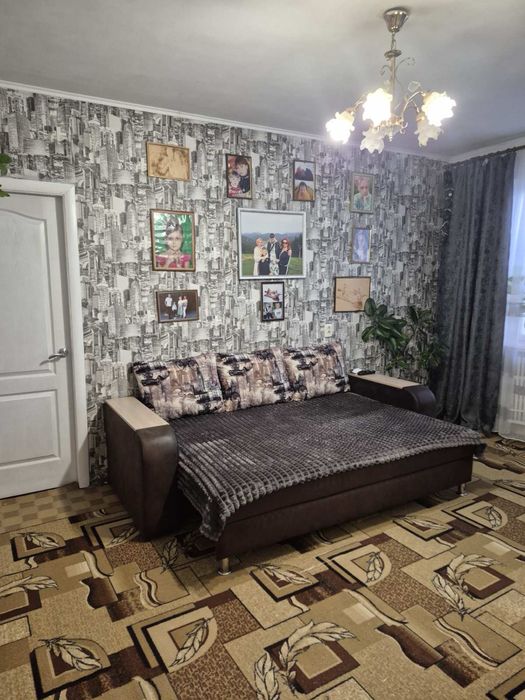 Здається трикімнатна квартира