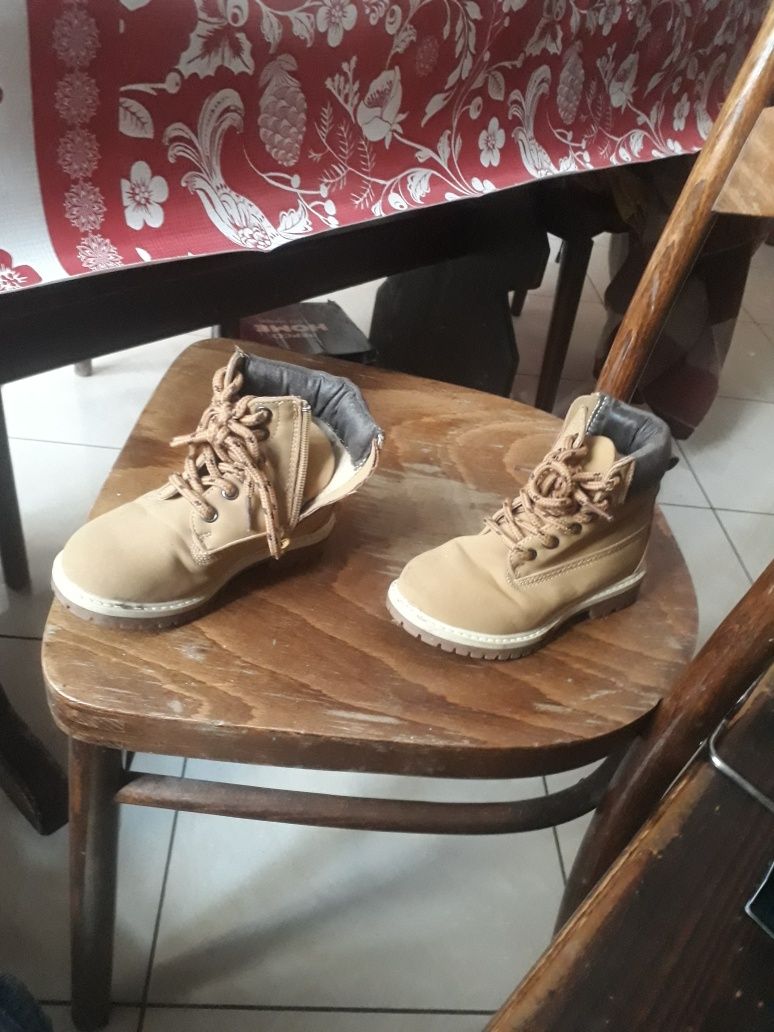 Super buty zimowe dla.dziewczynki nie używane praktycznie nowe