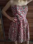 Sukienka gorsetowa w kwiaty Be Beau S/M 38
