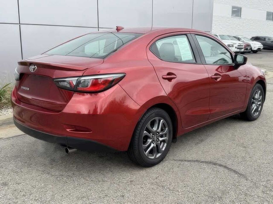 Toyota Yaris LE      2019