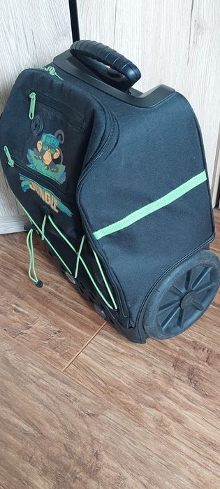 Plecak  walizka na dużych kołach