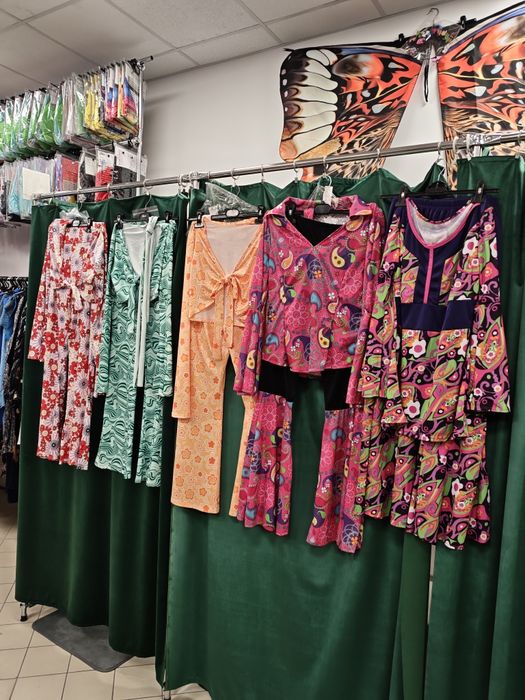 Lata 70 hippie PRL strój na imprezę karnawał Wrocław nowy