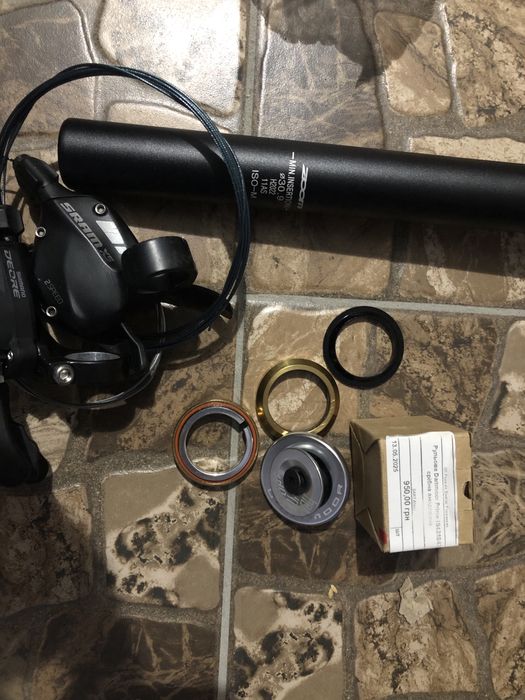 Рама Specialized 26 колесо , шатуны , касета , монетки , рулевая