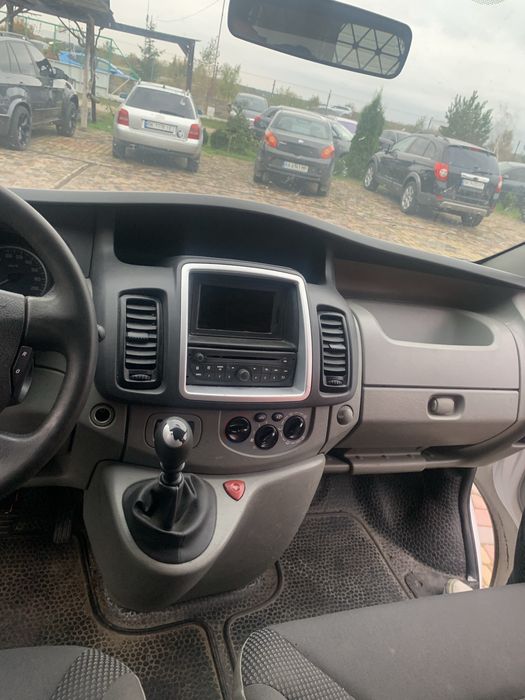 Opel Vivaro 2011 рік