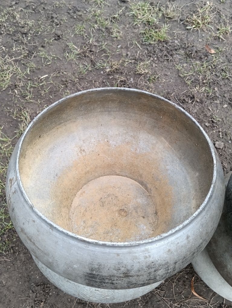 Чавун, баняк алюмінієвий.