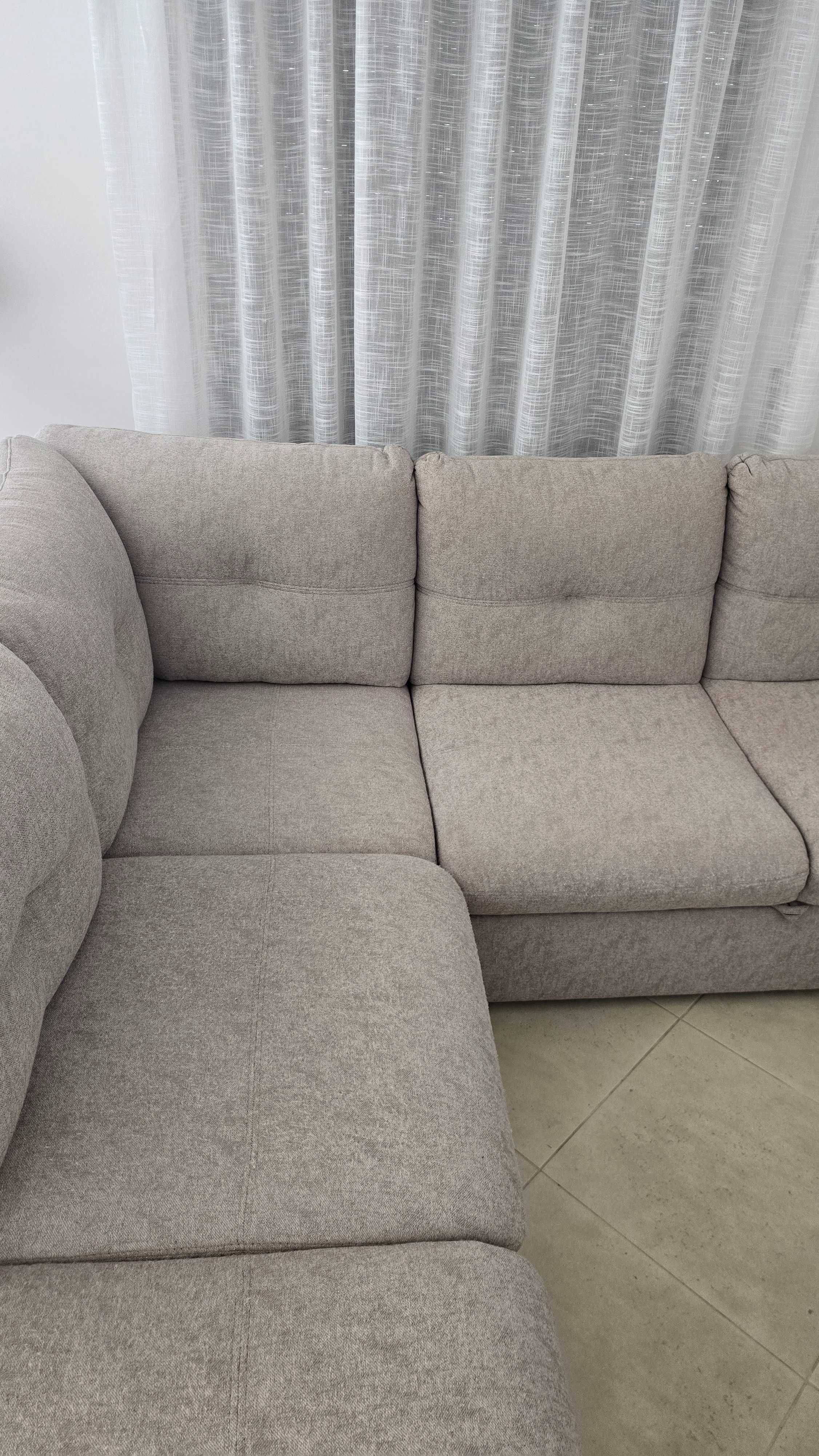 Sofa cinza claro