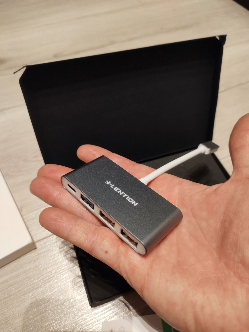 Hub USB-C 4 w 1 z 3 portami USB 3.0 i zasilaczem C 100w