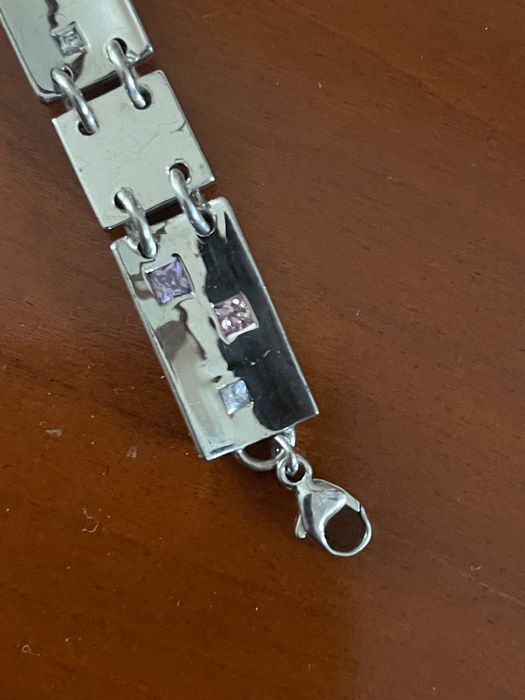 Pulseira em prata,  maleável, com plaquinhas! nova, em caixa!