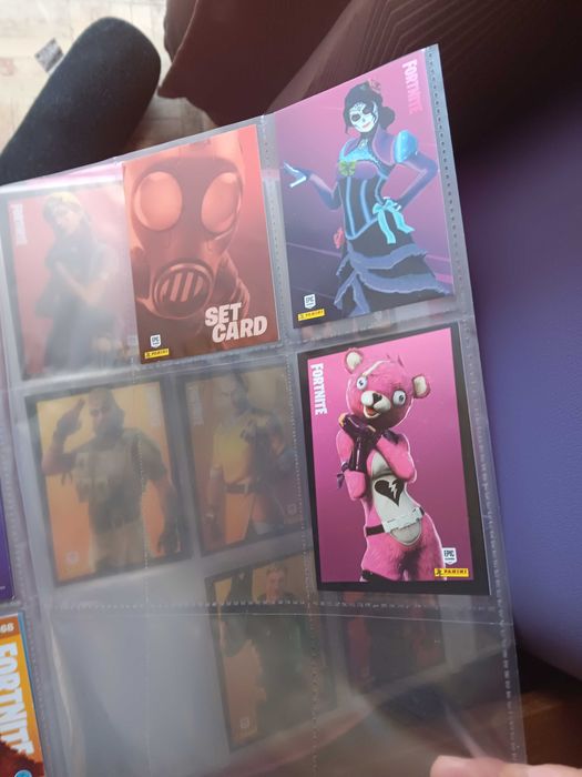 Fortnite Reloaded 2020 caderneta de coleção com 74 cartas