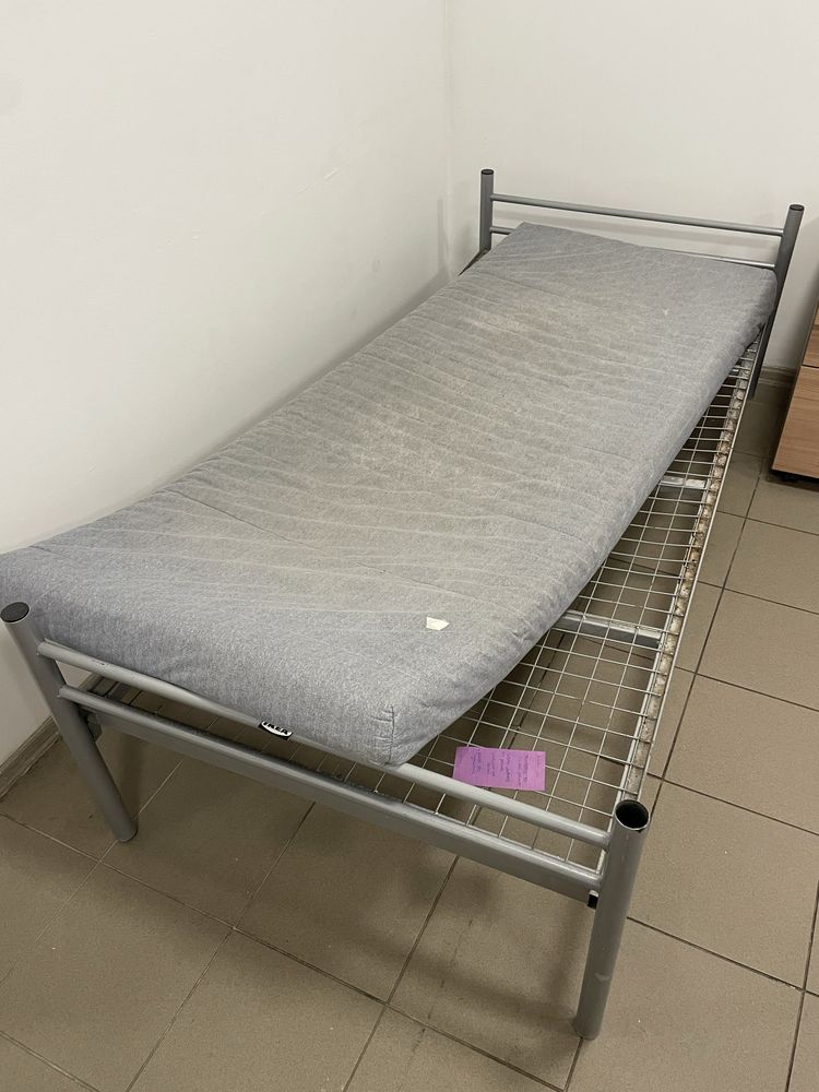 Łóżko 2 stelaże 1 materac