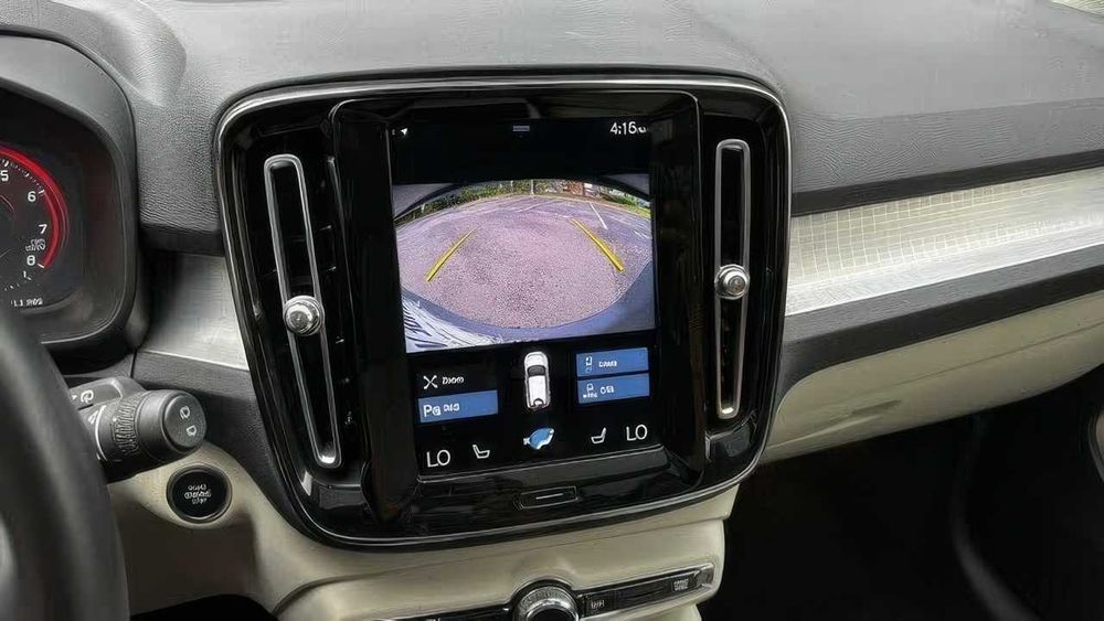 Volvo XC40 T5 Momentum      2021