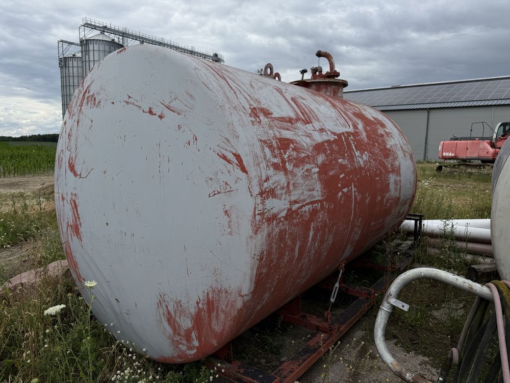 Zbiorniki na paliwo 10 000 litrów z dystrybutorem