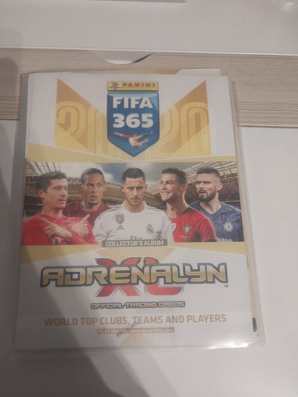 Karty piłkarskie + album Fifa 2020