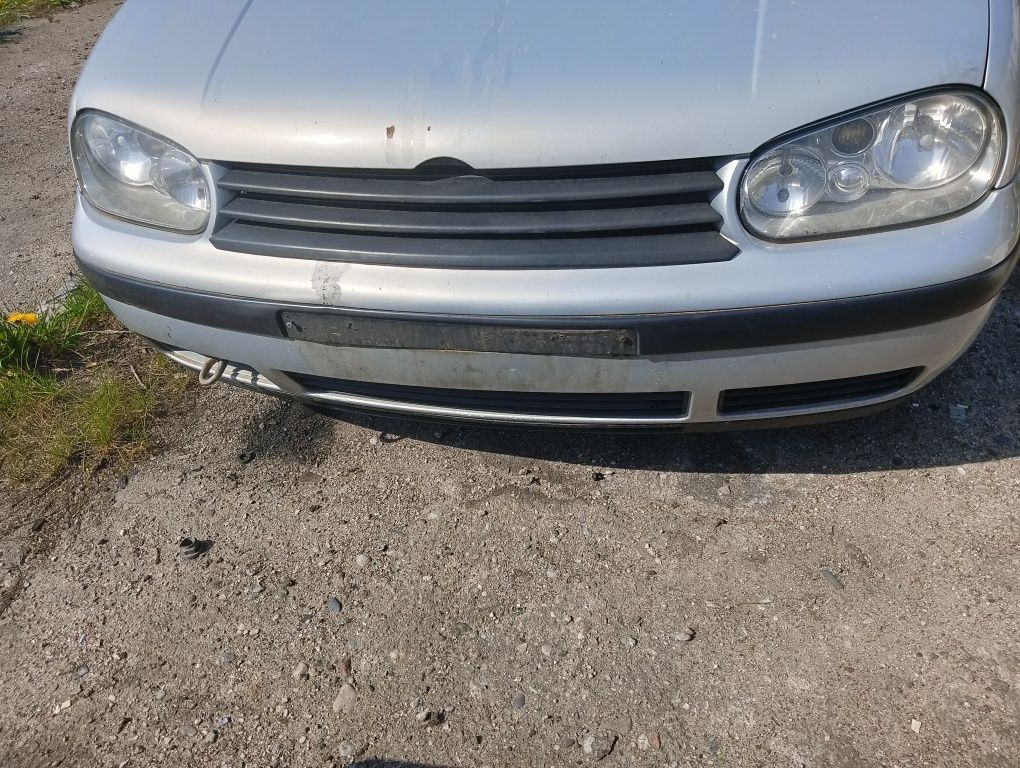 Volkswagen Golf 4 IV zderzak przedni przód srebrny